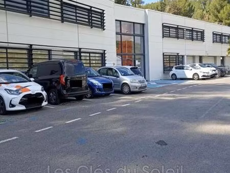 location local industriel 155 m² à bandol (83150)