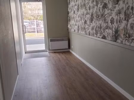 location bureau 4 pièces 84 m² à la roche-sur-yon (85000)