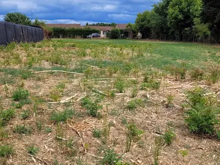 vente terrain 850 m² à lezoux (63190)  77 000 €