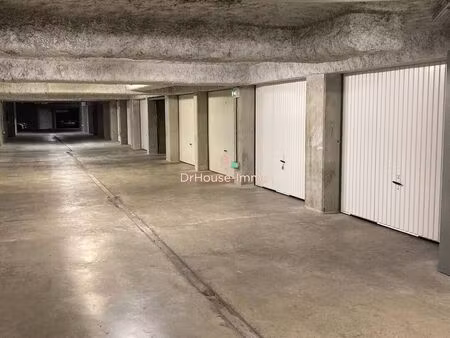 box fermé en sous-sol