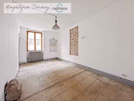 authentique maison de village avec cave voûtée et combles aménageables