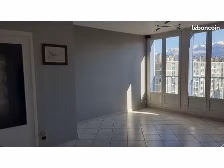 appartement t3+cave fontaine résidence floralies 80000  dont cuisine  plus loggia & cave