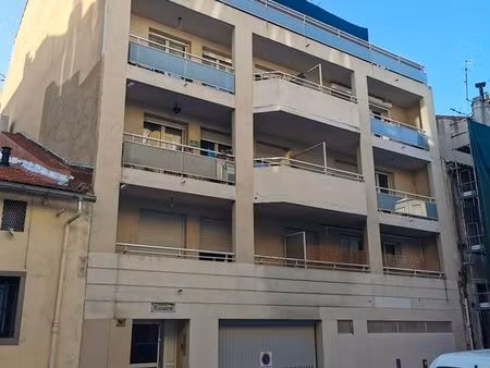 marseille 13005 garage a vendre