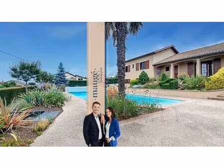 maison - 4 chambres - dont 1 suite parentale - garage - piscine - pool house - jardin - te