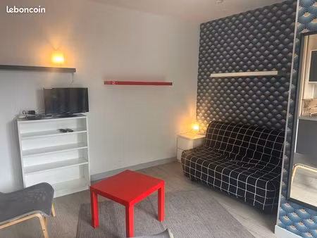 studio meublé et équipé avec bail court