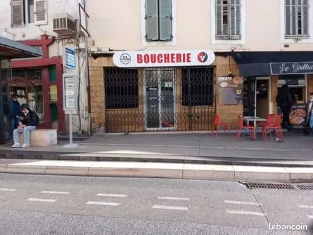 local 70m2 république nimes 1500/mois