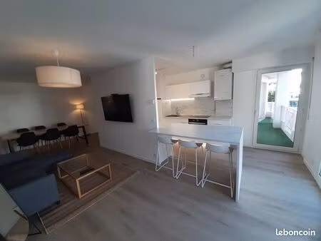 appartement 6 min gare / 2 chambres /balcon