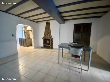 appartement 56 m² avec terrasse  cave et atelier – grand rue  château-gontier