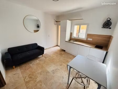 ? t2 - meublé en rdc avec jardin - 04190 les mees