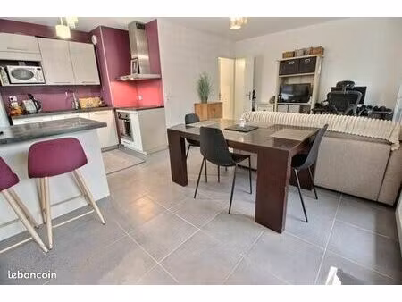 t3 reignier centre  quartier paisible