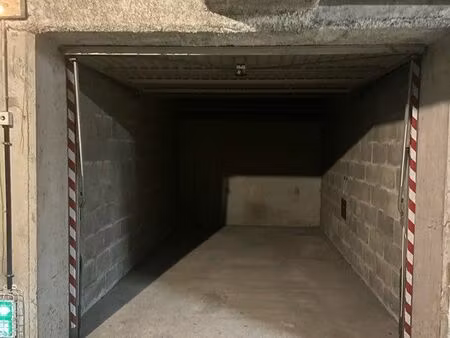 location garage résidence sécurisée quartier sans souci
