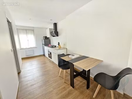studio 1 pièce 27 m²