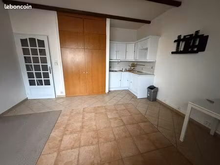 studio 1 pièce 25 m²