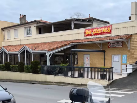 vente locaux professionnels 660 m² à confolens (16500)  334 000 €