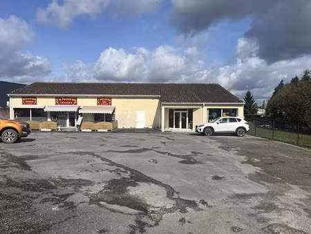 vente locaux professionnels 100 m² à montguyon (17270)  77 000 €