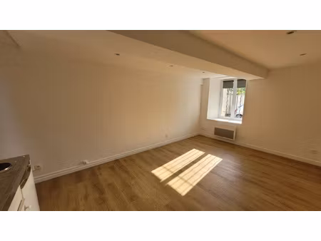 studio rdc avec jardinet