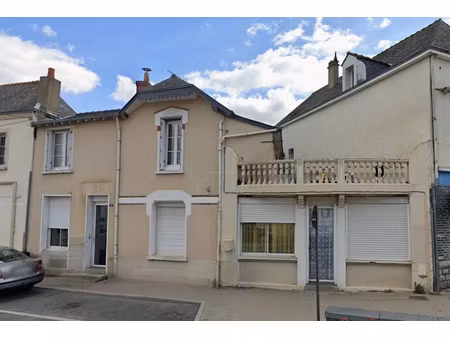 vente immeuble 147 m² à pouancé (49420)  160 000 €