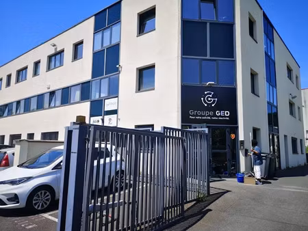 vente locaux professionnels 702.1 m² à neuilly-plaisance (93360)  1 113 000 €