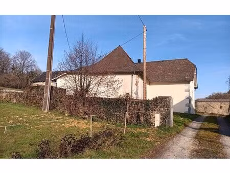 location maison  200.87 m² t-6 à asson  1 120 €