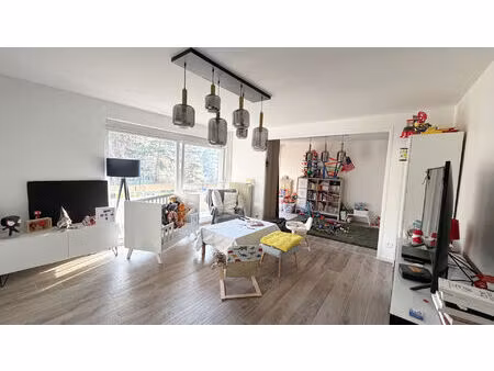 clos de médreville appartement f5 rénové avec balcons et cellier