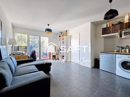 joli t2 proche tram c pont de la maye