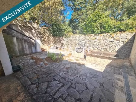 pignans - maison de ville 190m2 sur une parcelle de 205m2  garage de 90m2  terrasse  proch