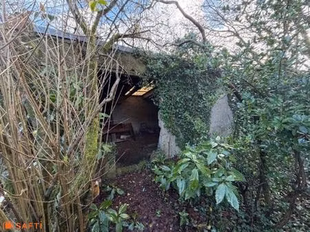 terrain viabilisé avec ruine