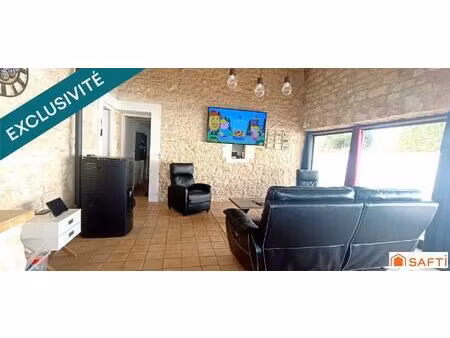 maison en pierre avec garage