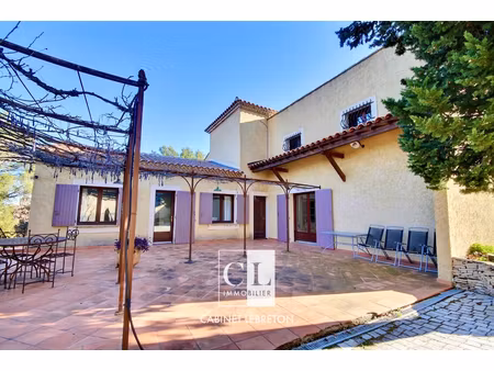 grande villa provençale de caractère à cadolive 13950