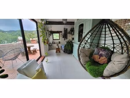 magnifique maison de village avec terrasses   jardinet  piscine et garage