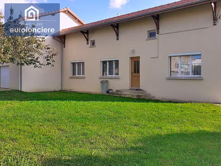 a 30 minutes de sens et proche autoroute