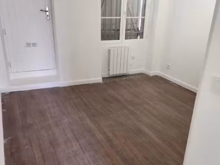 location appartement 3 pièces 43 m² à pontoise (95000)  800 €