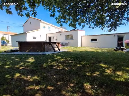 maison proche du centre bourg en impasse