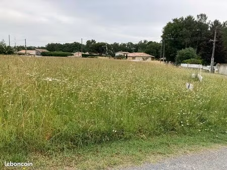 terrain plat viabilisé hors abf emprise au sol 147 m² 5m de grenade sur garonne