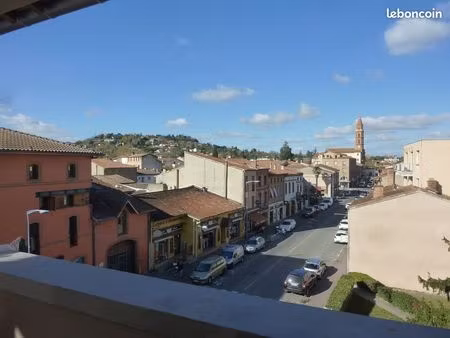 bel appartement t2 d'angle  lumineux  vues dégagées. 47m² + balcon 12 + 8 m²