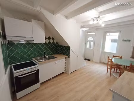 ? maison rénovée au cœur d’aussillon-village