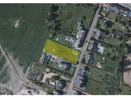 beau terrain constructible d’une contenance de 15a 07ca