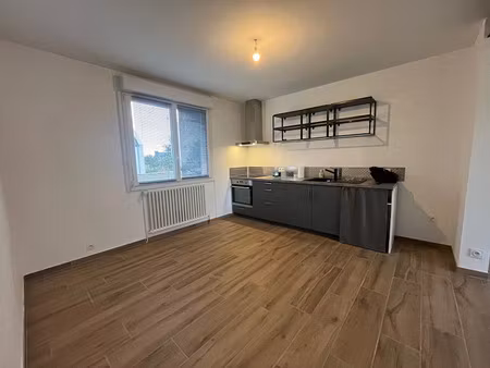 location maison 5 pièces 97.76 m² à briec (29510)  900 €