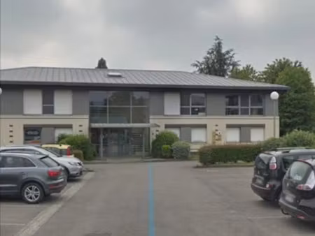 location locaux professionnels à magny-le-hongre (77700)  660 €