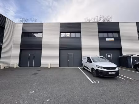 location locaux professionnels 182 m² à anglet (64600)  2 150 €