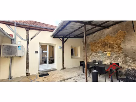 location locaux professionnels 60 m² à brie-comte-robert (77170)  900 €