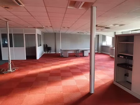 location locaux professionnels 1050 m² à orly (94310)  126 000 €