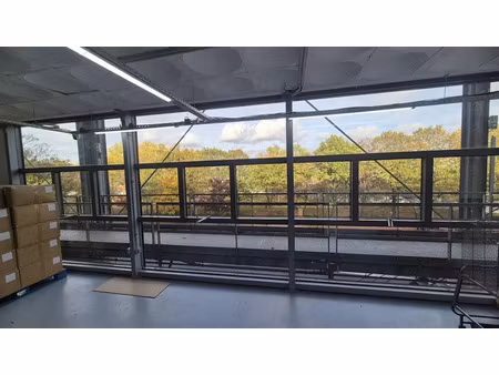 location locaux professionnels 700 m² à pantin (93500)  96 000 €