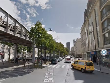 location locaux professionnels 210 m² à paris 15ème (75015)  84 000 €