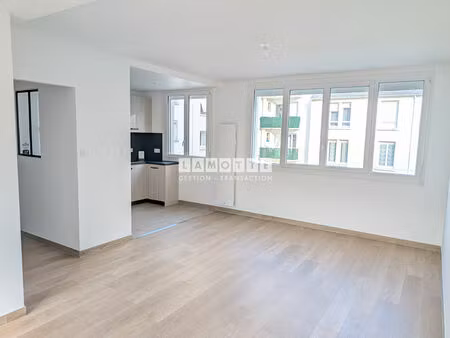 appartement vannes 4 pièce(s) 69 m2 - axe centre ville monoprix / gare - proximité intramu