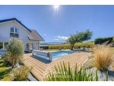 charmante maison avec piscine et jardin paysager
