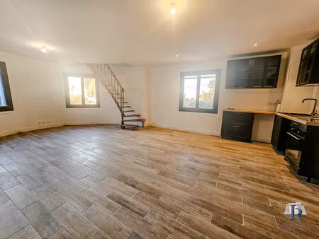 location appartement 4 pièces 89 m² à vitrolles (13127)