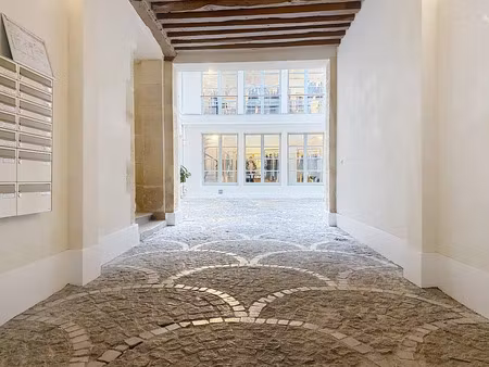 bureaux atypiques place des vitcoires