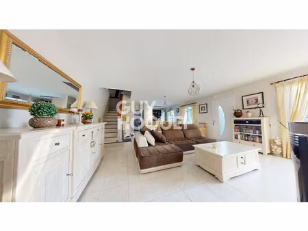 maison à vendre de 5 pièces de 130 00 m²