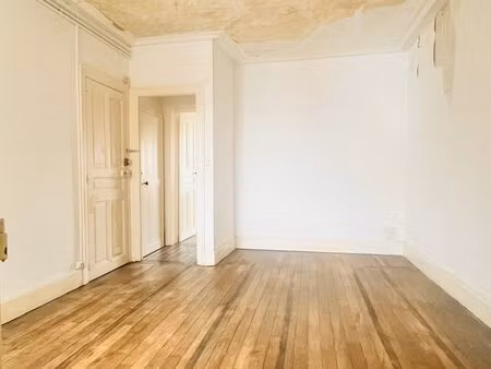 nancy-proche marie-f2 a renover avec jardin privatif